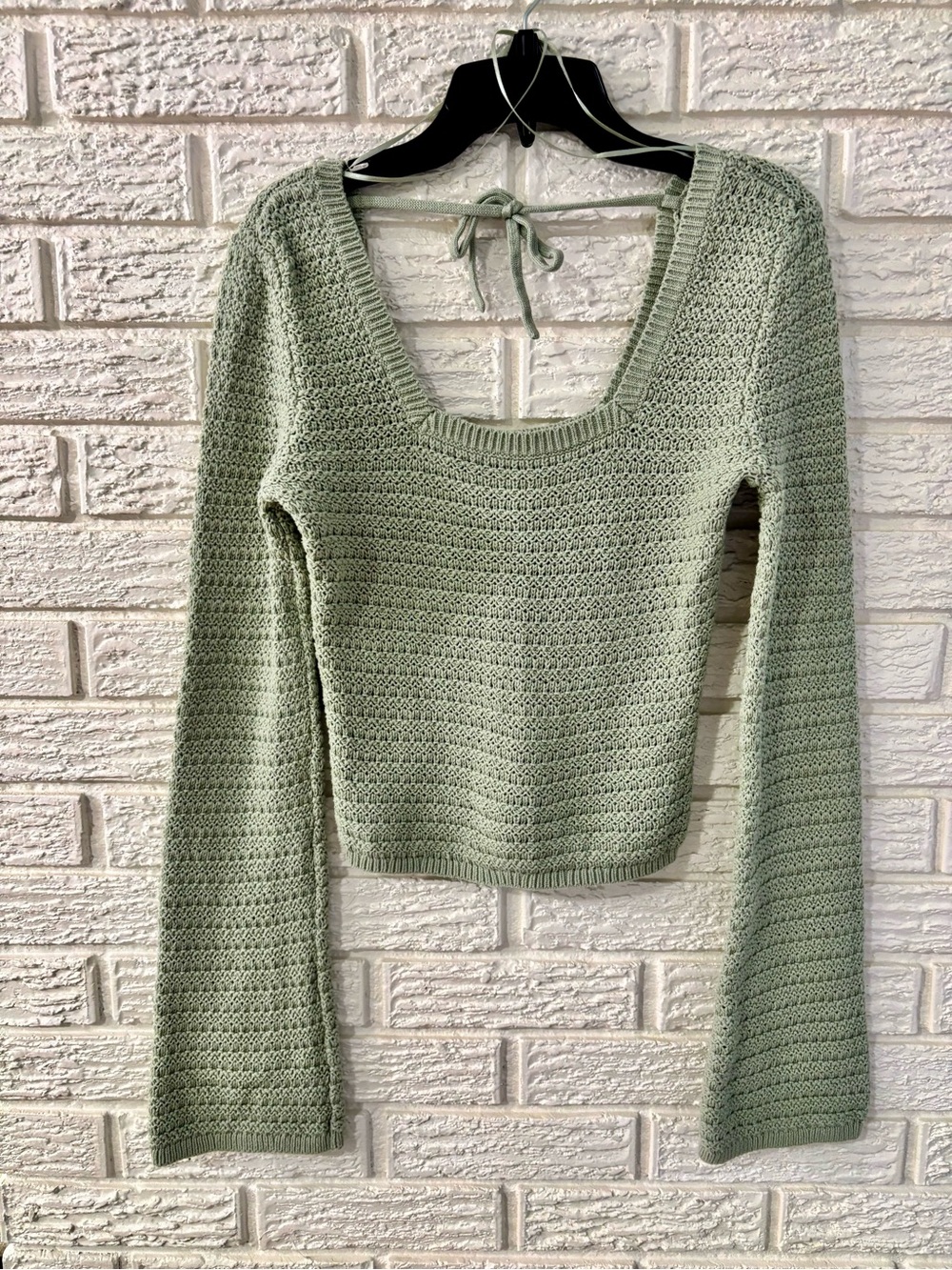 EUC!! HOLLISTER Sage Green Crop Knit Sweater Top Tie Back Size L